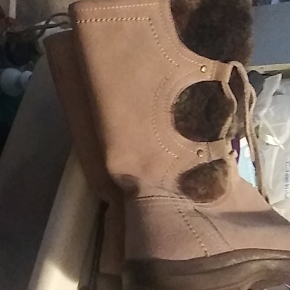 Boots - Picture 3 of 4